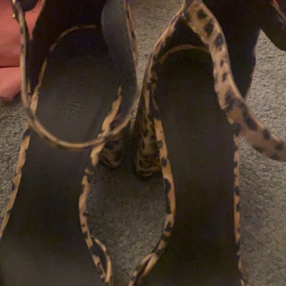 Leopard Print heels - Picture 3 of 4